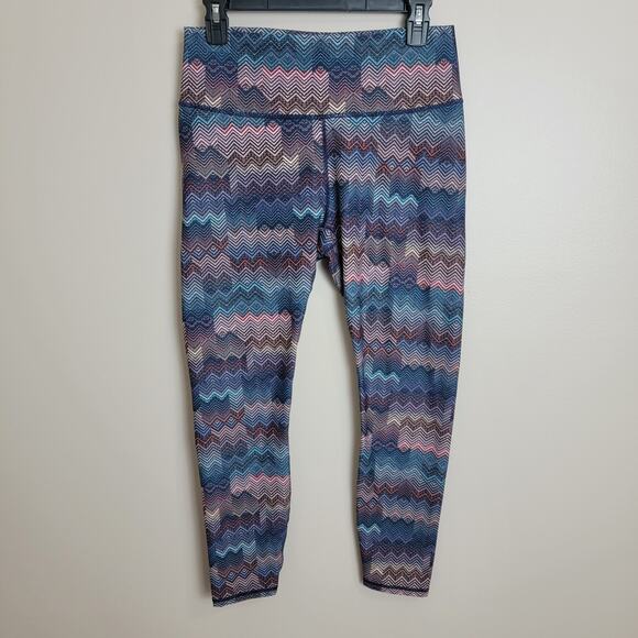 Fabletics Herringbone Print Leggings Size Medium - Picture 1 of 2